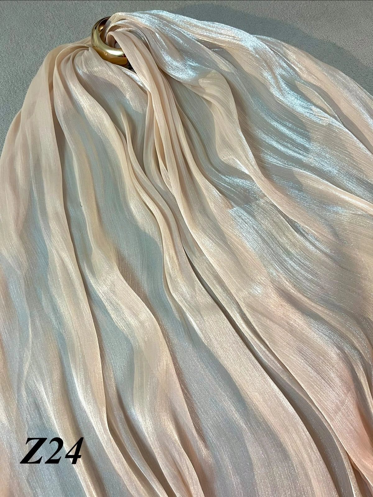 gold Organza z24